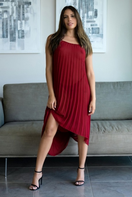 İslambey Seçkin Üniversiteli Escort Modeli Irina